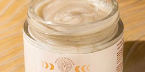 Moongleam- Precious Gel Cream