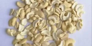 LWP1/4 Cashew Nuts