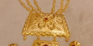 Antique Gold Necklace Set