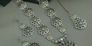 Women Ethnic Oxidised Necklace Earrings Mangtika Set