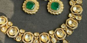 Women Imperial Splendor Kundan Necklace Set with Emerald