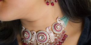 Women Peacock Radiance Luxe Necklace Set with Matching Earrings