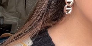 Women Golden Chain Earrings with Pushback Closure Design