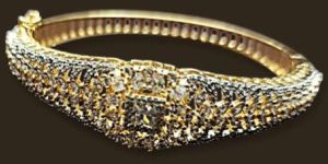 Women Radiant Gold Luxe Bracelet