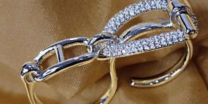 Women Sparkling Buckle Charm Ring