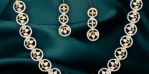 Women Two Toned Lotus Zirconia Necklace Set