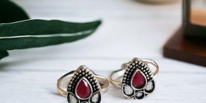 Women Adjustable German Silver Toe Ring