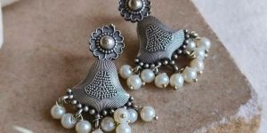 Women Antique Silver Pearl Stud Earrings