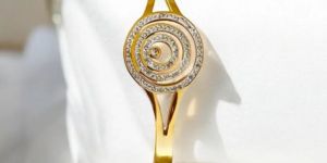 Spiral Anti-tarnish Womens Bracelet