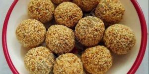 Murangali Vidhai Rice Laddu