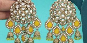 Women Yellow Color Kundan Earrings