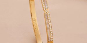 Radiance Ripple Womens Gold Kada