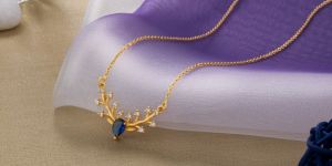 Ladies Regal Blossom Gold Plated Pendant With Chain