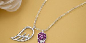 Ladies Silver Angels Heart Pendant With Chain