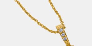 Ladies Stylish Emerald Gold Plated Pendant With Chain