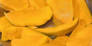 Juicy Ratnagiri Hapus Mango