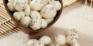 4 Plus Suta Handpicked Phool Makhana