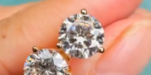 Women Labgrown Gold Diamond Stud Earing