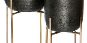 set of 2 modernist raised pots planters