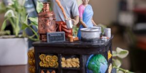 Teashop Couple Piggy Bank