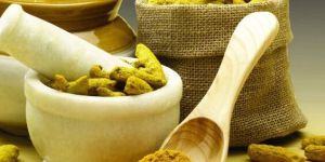 bold turmeric finger