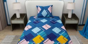 Printed Square Design Bedsheet With Pillow Covers
