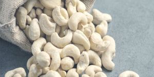 W400 Cashew Nut