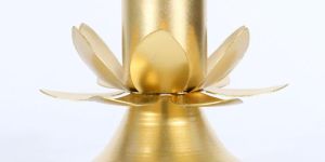 Zigzag Candle Holder Metal Candle Stand