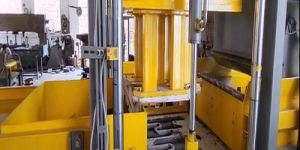 Retaining Wall Block Making Machine