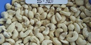 S320 Cashew Nuts