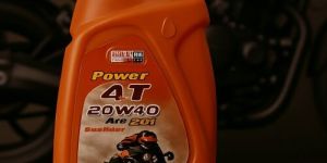 900 Ml Power 4T 20W-40 API Sm Motorcycle Engine Oil