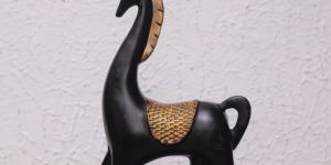 Handcrafted Black Gold Giraffe Statue