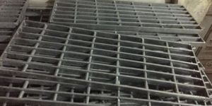 Serrated Gratings