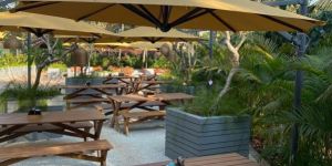 Octagon Side Pole Garden Umbrella