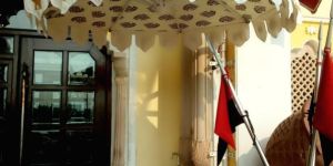 Traditional Decorative Side Pole Umbrella