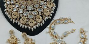 Stylish Kundan Choker Traditional Bridal Necklace Jewellery