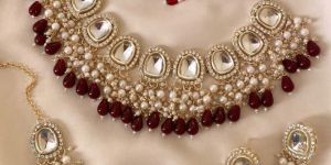 Trendy Gold Plated Kundan Choker Set With Maangtikka