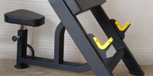 PREACHER CURL BENCH