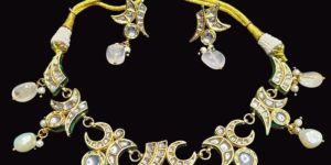 Kundan Set with Semi-Precious Stones