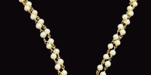 Moti Strings Necklace with Kundan Pendant