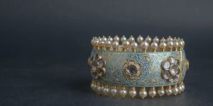 An Heirloom Women Gold Bangles