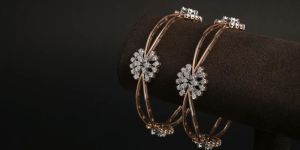 Twin Twinkle Women Gold Bangle