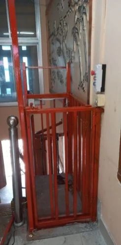 Mild Steel 2 Ton Goods Lift