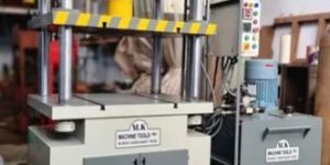 Hydraulic Press Four Pillar Machine