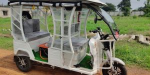 Battery Operated E Rickshaw
