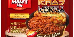 moms mie kimchi chicken noodles