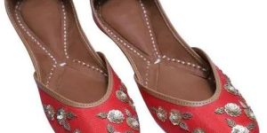 Red Flat Ethnic Ladies Jutti