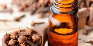 Clove Leaf Essential Oil