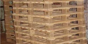 Stackable Wooden Pallets for Industrial Packaging and Storage