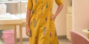 Ladies Floral Printed Cotton A Line Kurti Set